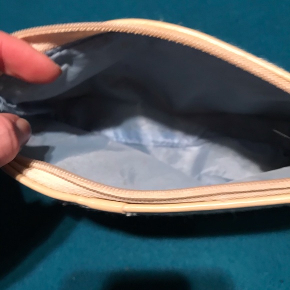 Small make up bag for travel - Picture 2 of 6